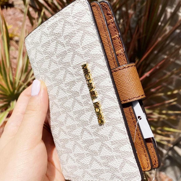 Gaby’sBags👜👛-NWT Michael Kors Bifold Wallet - Picture 7 of 8